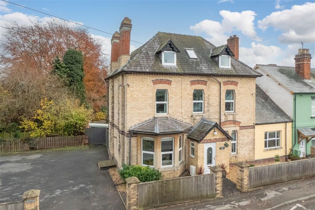 Hereford Road, Leominster, Herefordshire, HR6 8JS