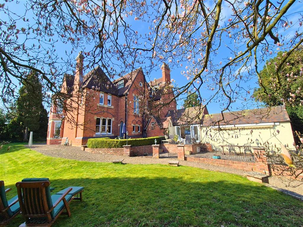 Hereford Road, Leominster, Herefordshire, HR6 8JS