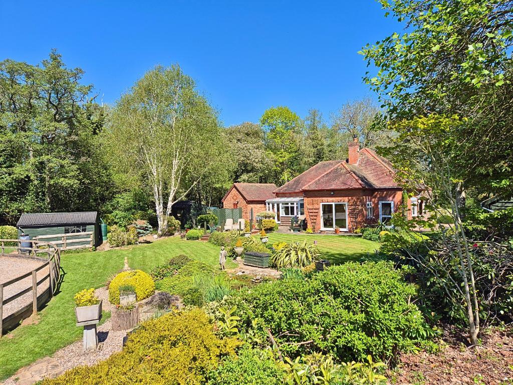 Middleton Road, Kimbolton, Leominster, Herefordshire, HR6 0JA